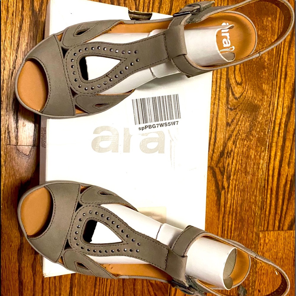 ARA Women's Charlotte Wedge Sandal Grigio Nubuck 9